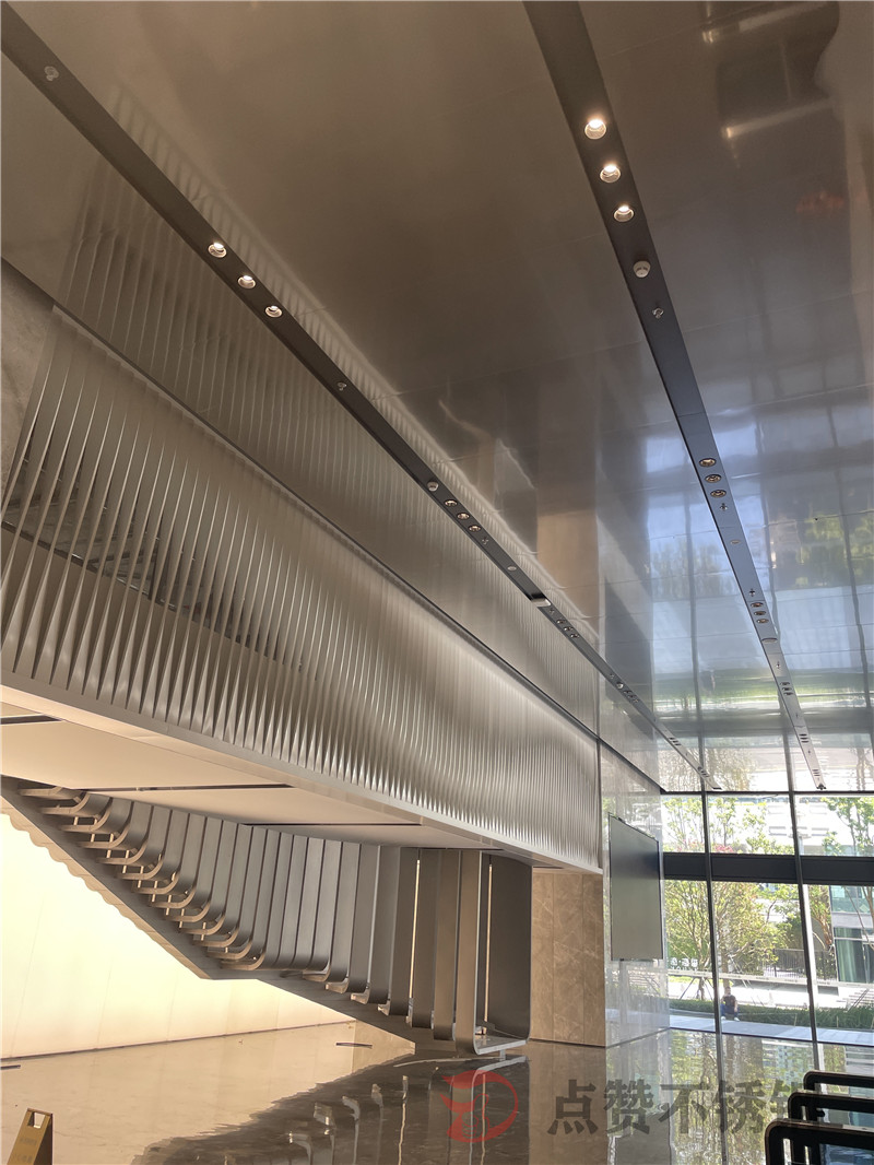 佛山不銹鋼旋轉(zhuǎn)裝飾樓梯定制